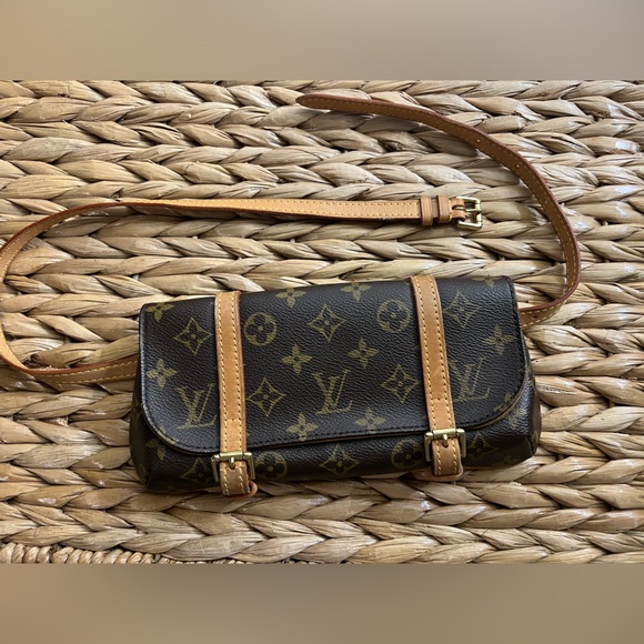 Louis Vuitton Marelle Waist Bag Monogram Canvas - Picture 2 of 6